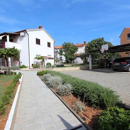 Apartments Mirela روفينج المظهر الخارجي الصورة