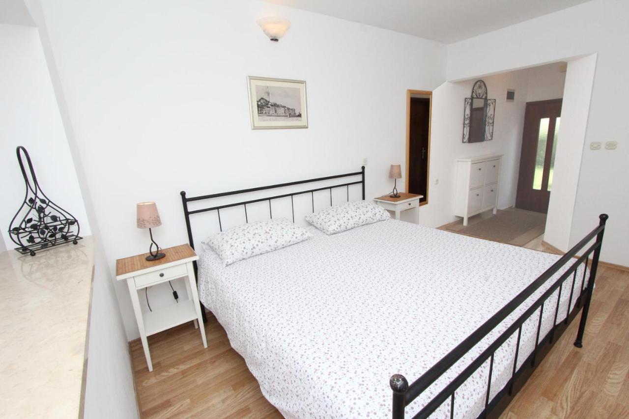 Apartments Mirela روفينج المظهر الخارجي الصورة