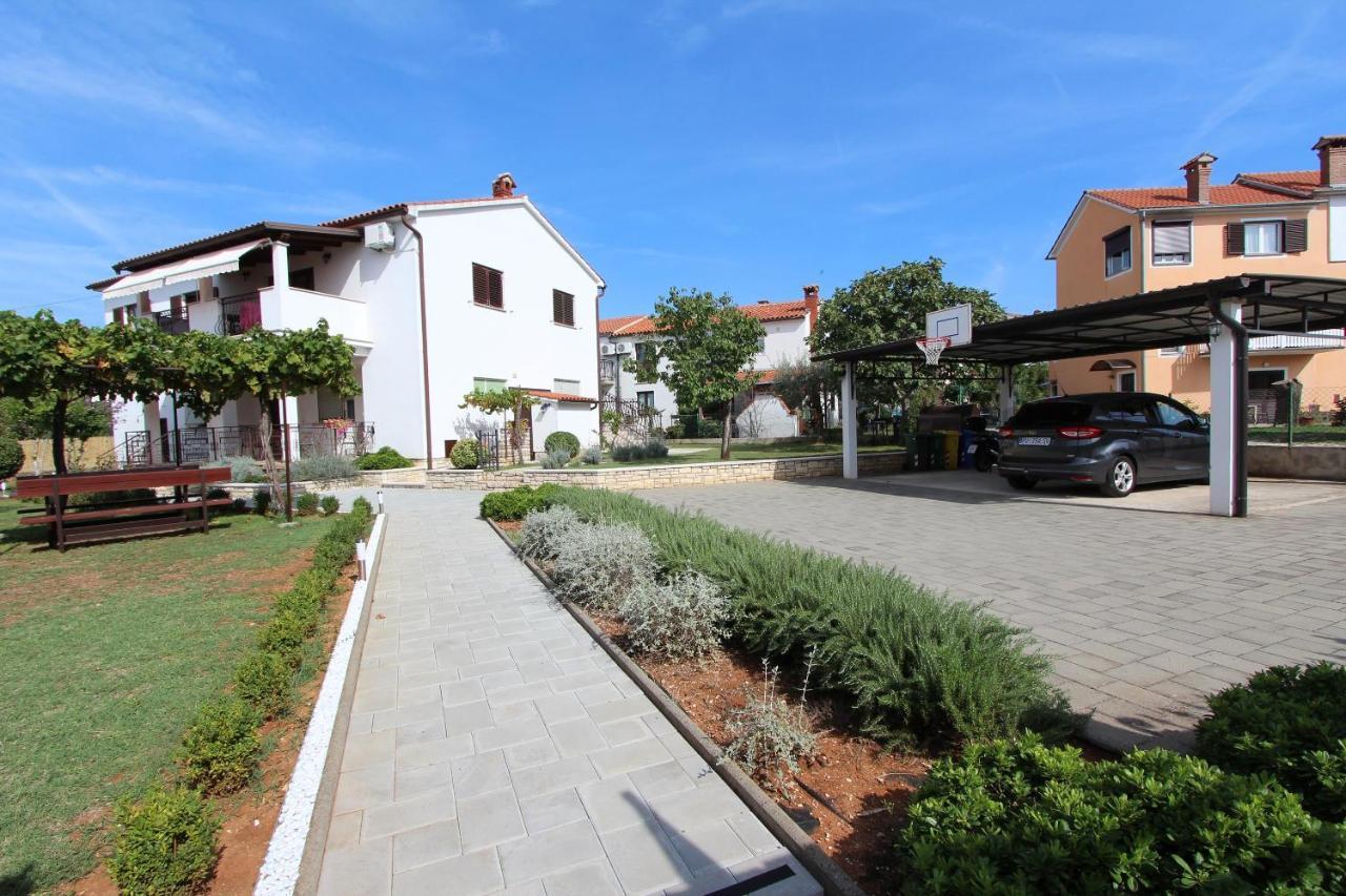 Apartments Mirela روفينج المظهر الخارجي الصورة