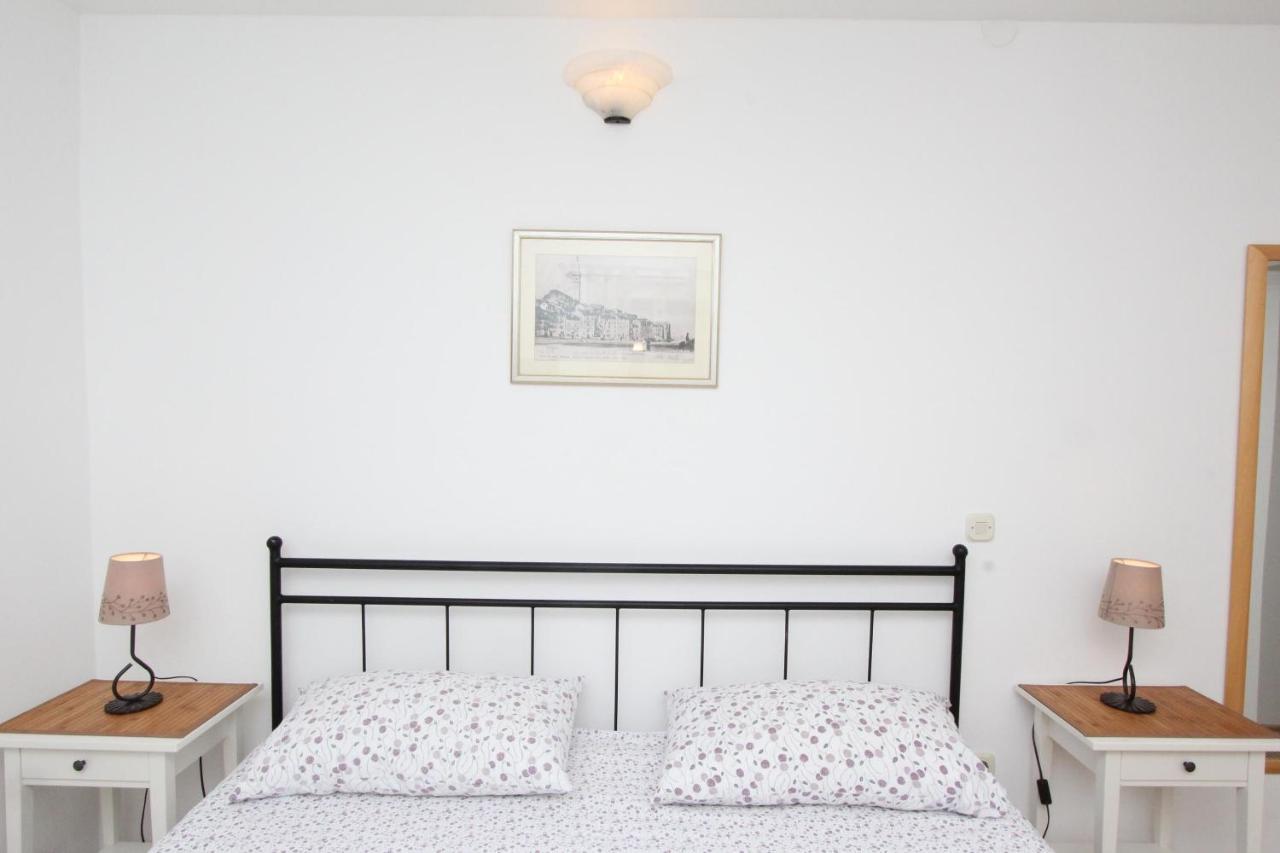 Apartments Mirela روفينج المظهر الخارجي الصورة