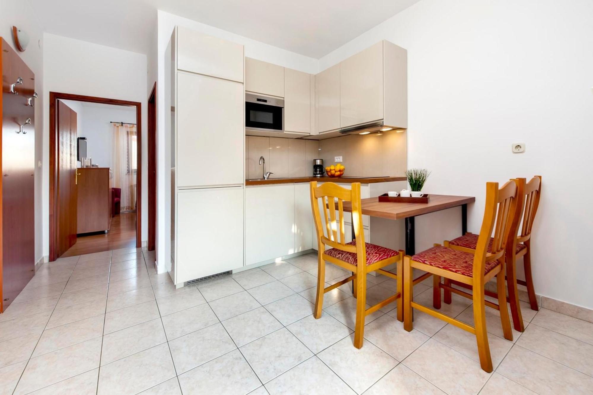 Apartments Mirela روفينج المظهر الخارجي الصورة