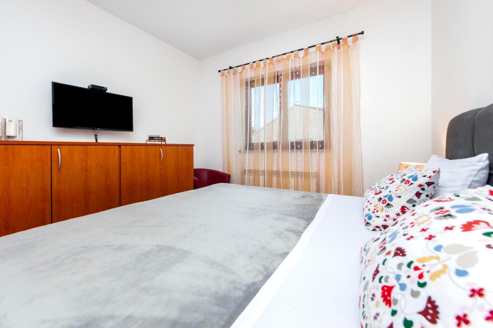 Apartments Mirela روفينج المظهر الخارجي الصورة